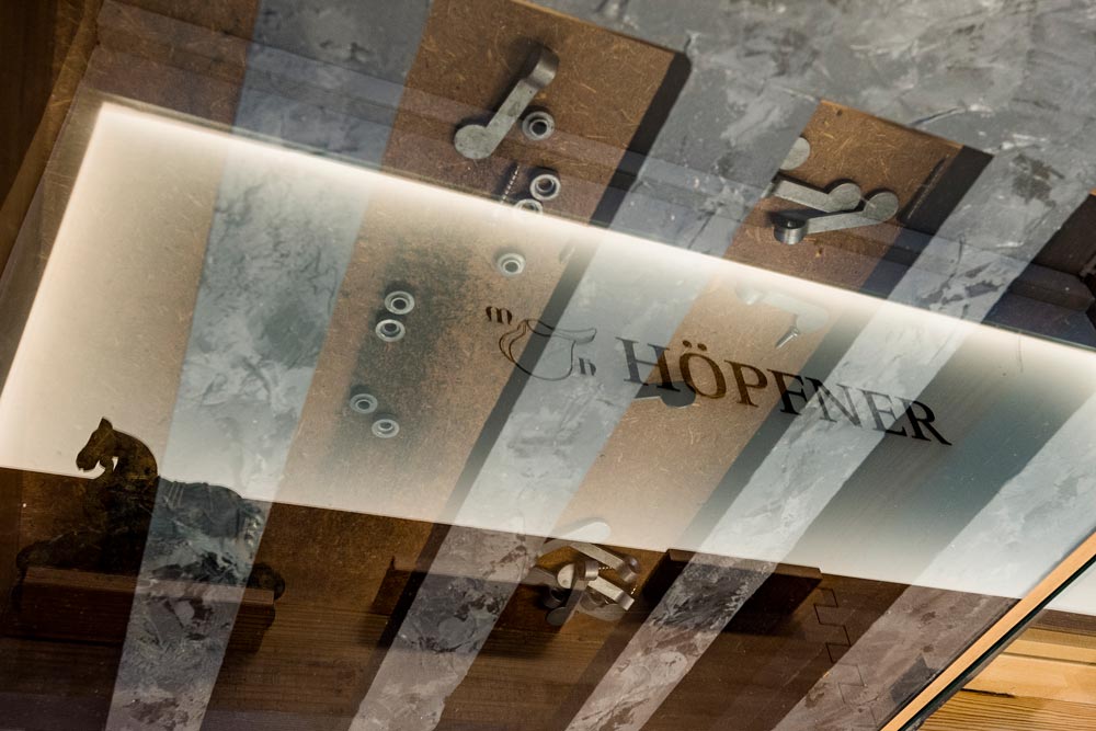 Hoepfner Tresen Spiegelung